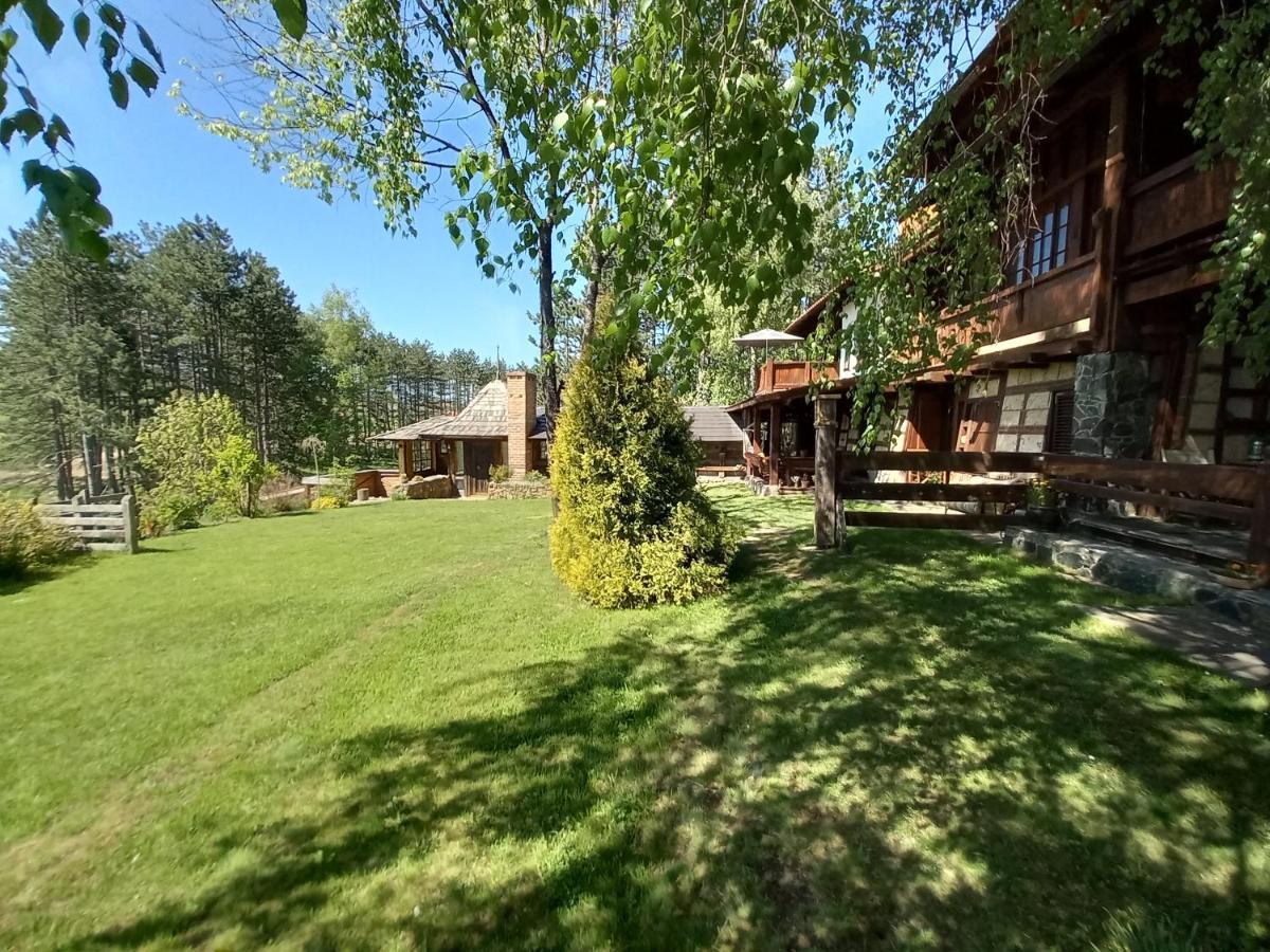 Apartments Carevo Polje ซลาตีบอร์ ภายนอก รูปภาพ