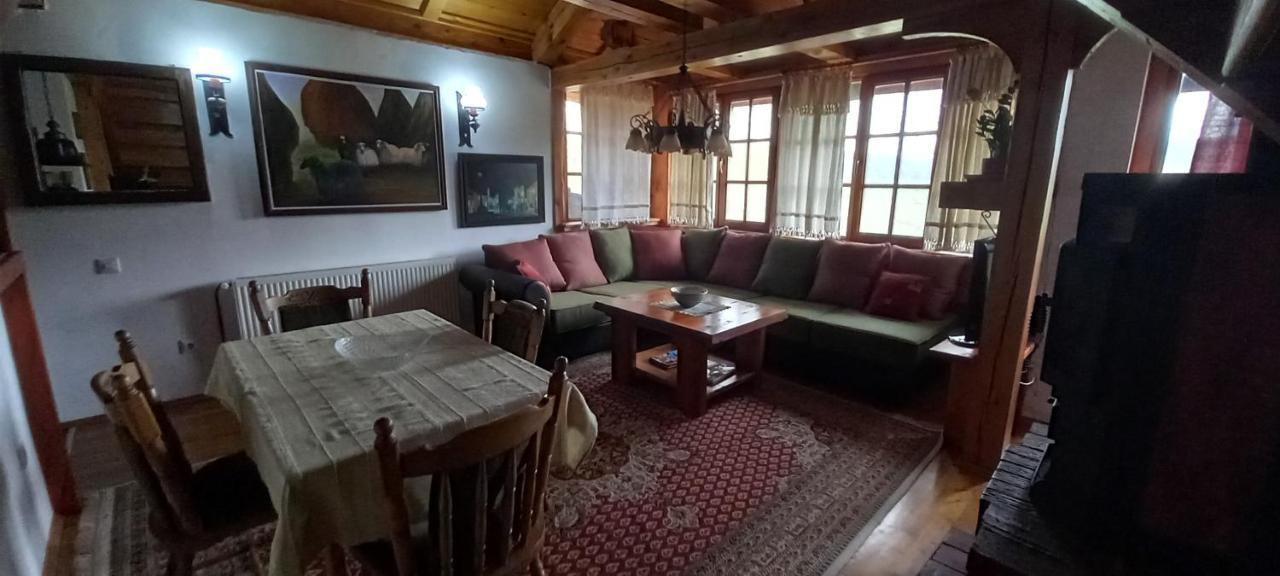Apartments Carevo Polje ซลาตีบอร์ ภายนอก รูปภาพ