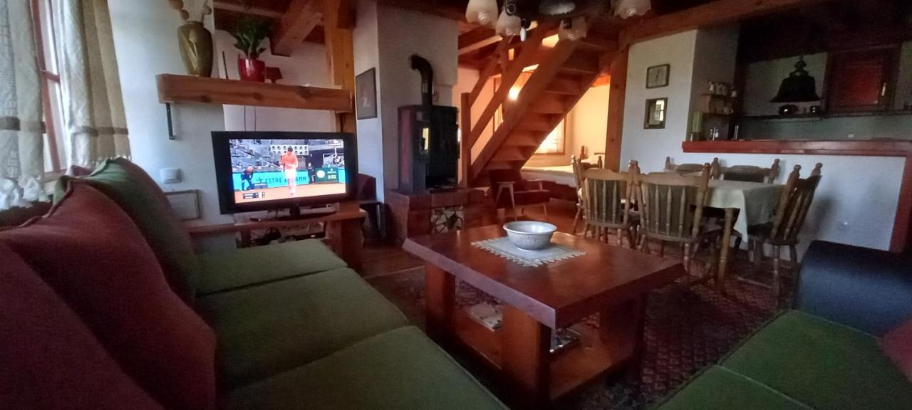 Apartments Carevo Polje ซลาตีบอร์ ภายนอก รูปภาพ