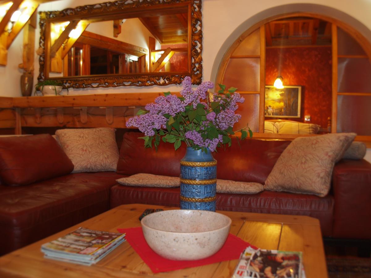 Apartments Carevo Polje ซลาตีบอร์ ภายนอก รูปภาพ