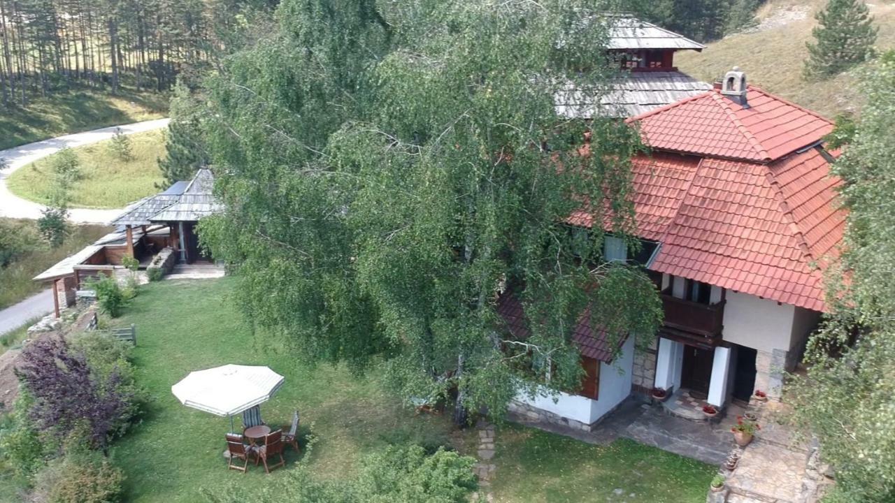 Apartments Carevo Polje ซลาตีบอร์ ภายนอก รูปภาพ